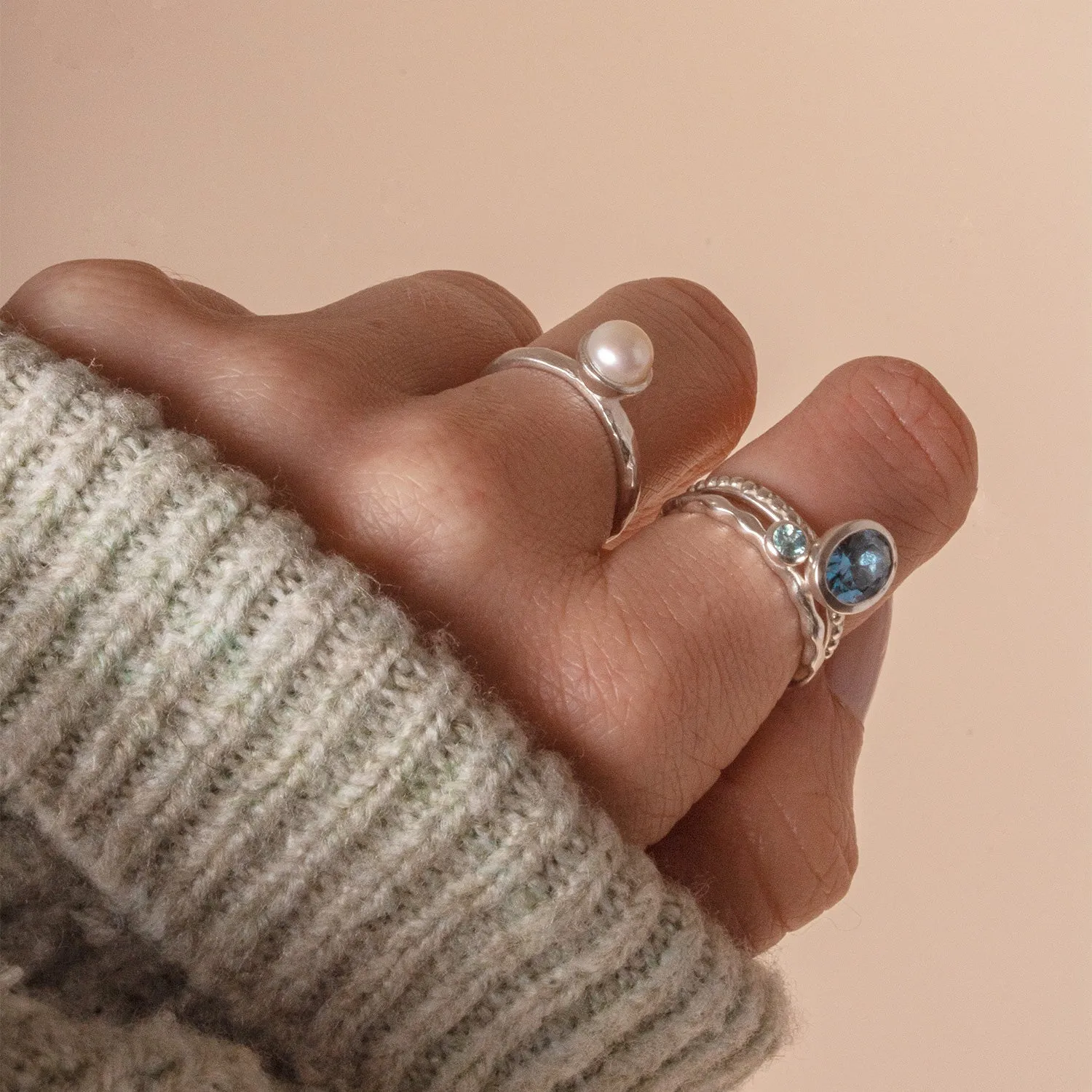 3mm Aquamarine Wave Band Twinkle Ring