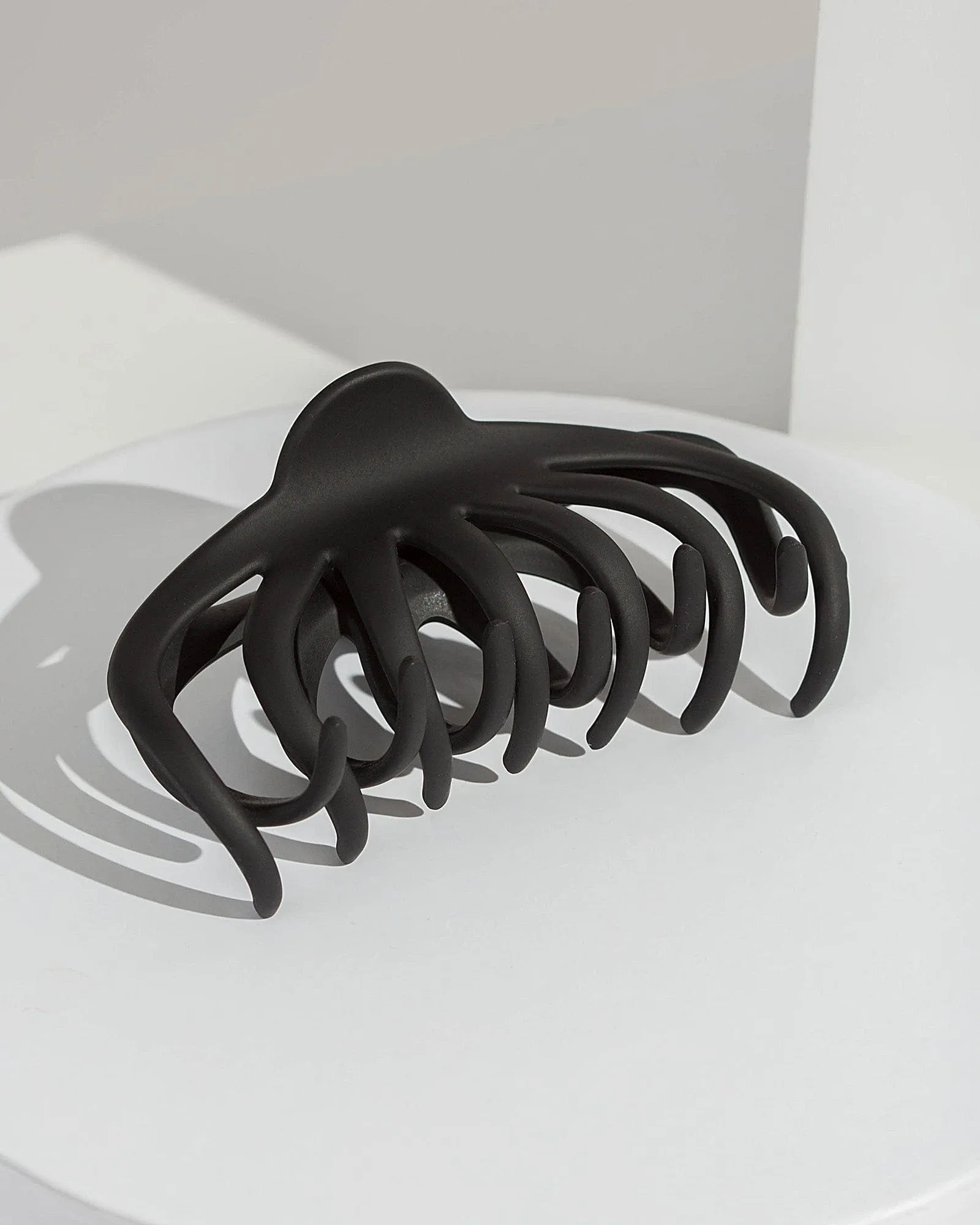 Black Matte Curved Shape Claw Clip