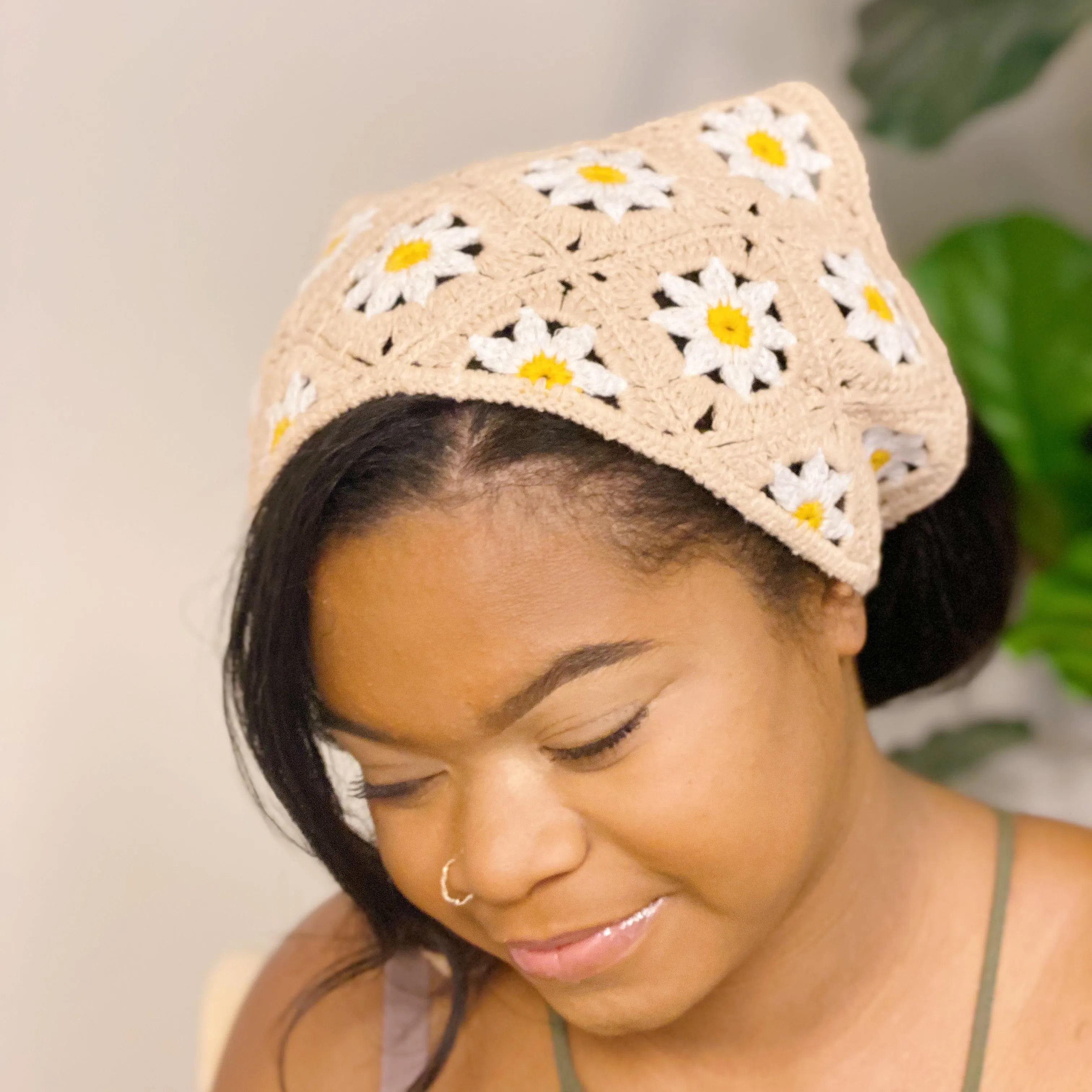 Retro Daisy Crochet Bandana