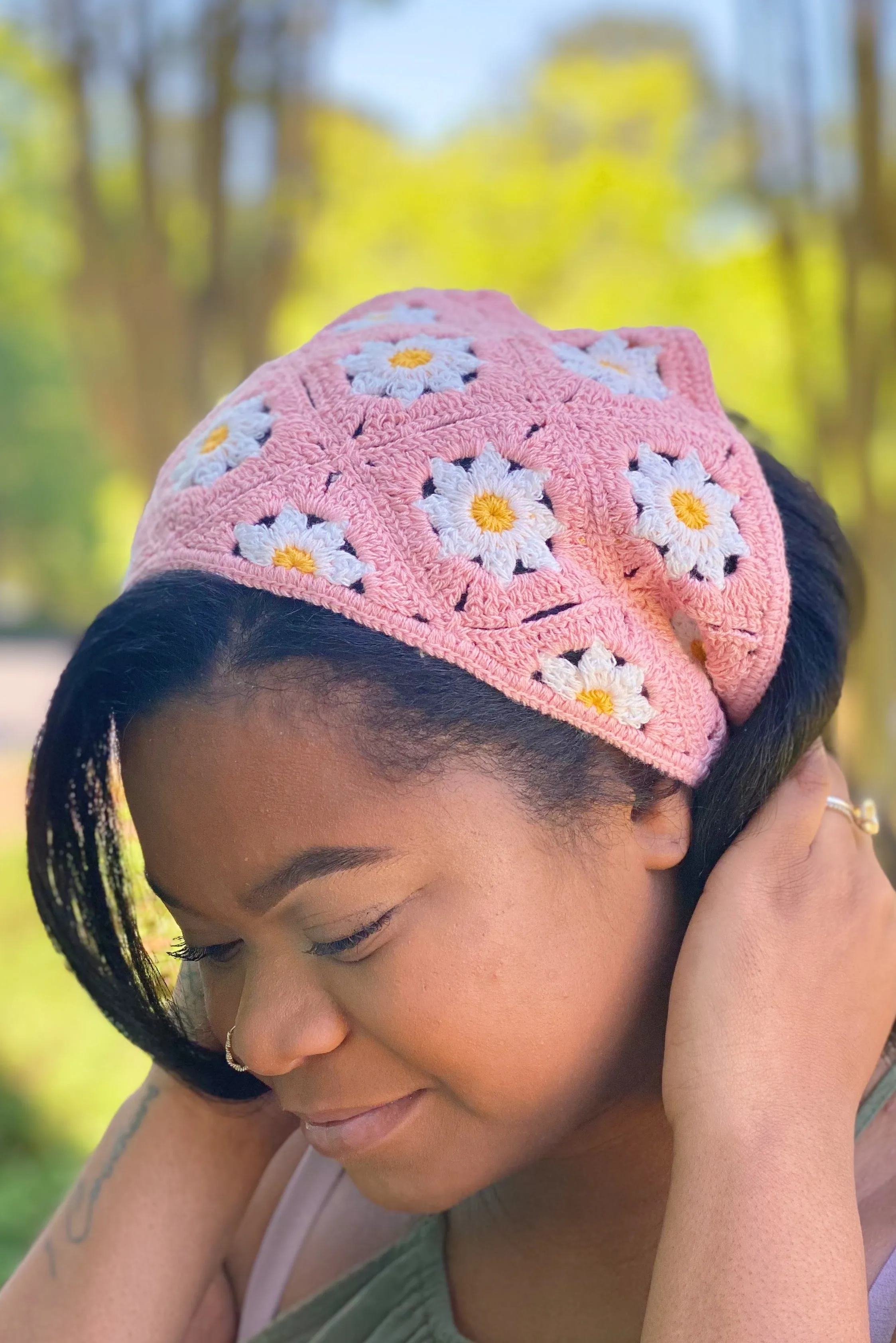 Retro Daisy Crochet Bandana